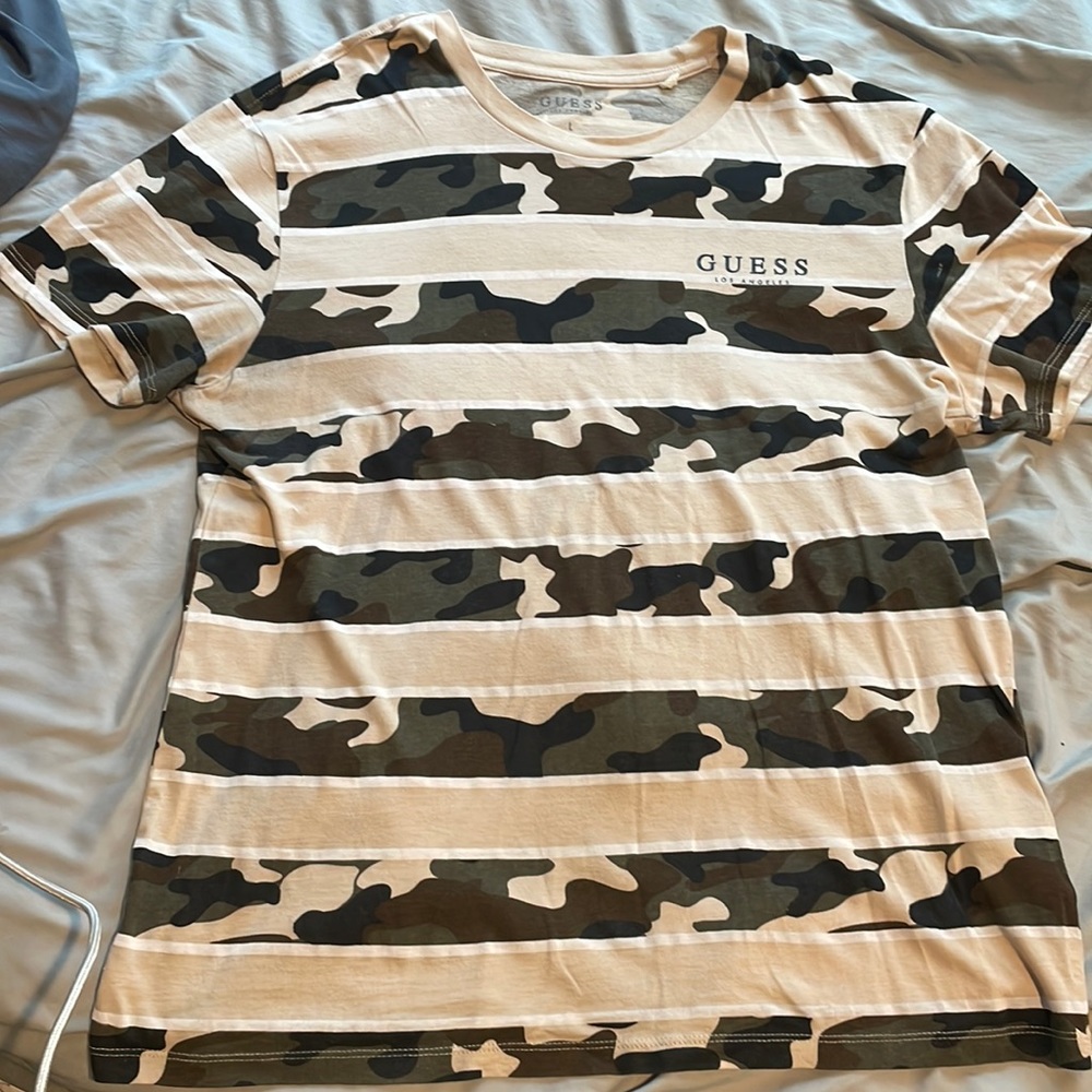 Guess T shirt.